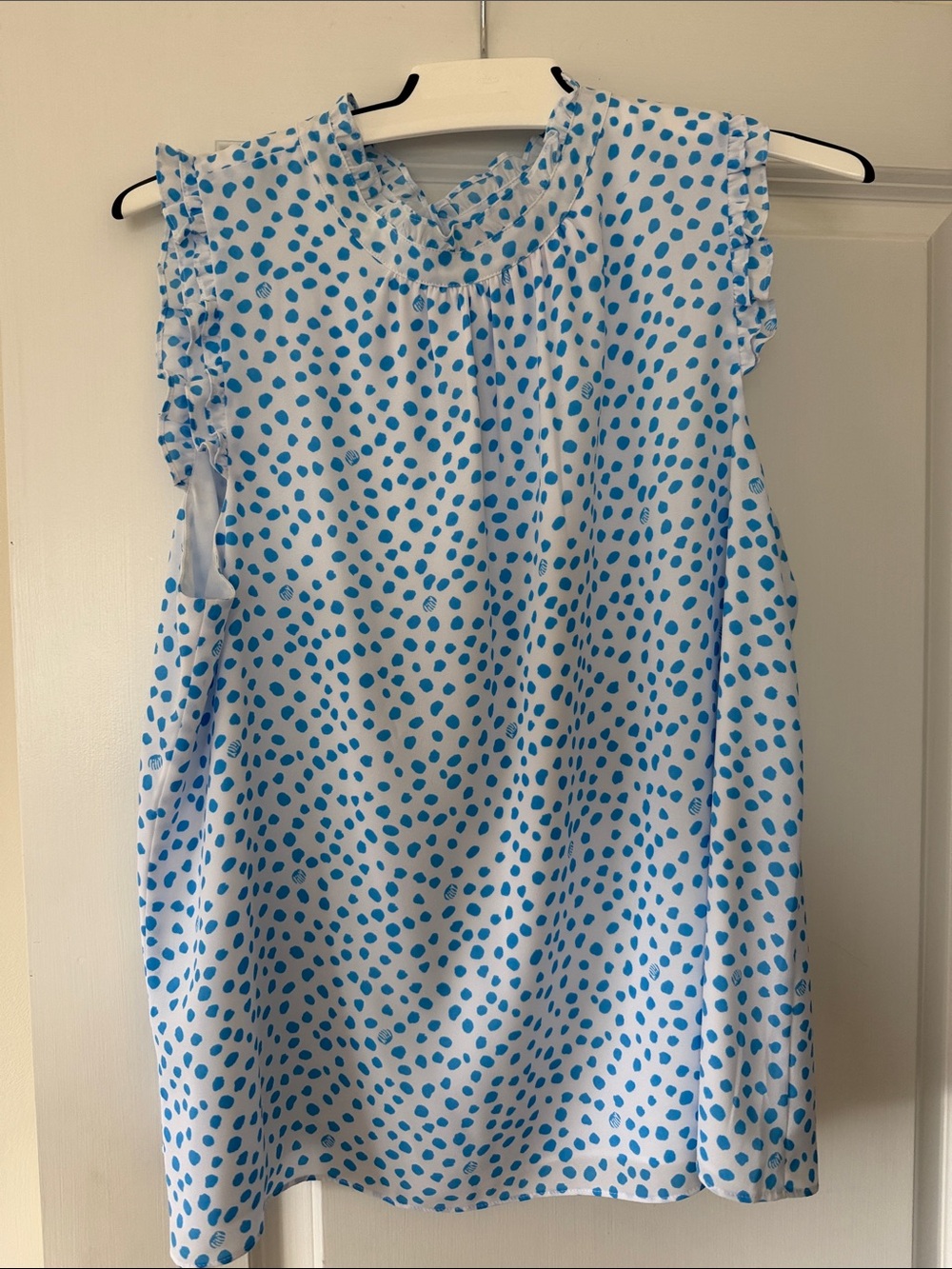 Lilly Pulitzer Sleeveless White Top with Blue Dot Print Large Never Worn!
